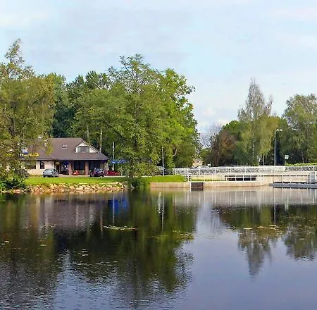 瑞瓦尔咖啡店旅馆 珀尔察马