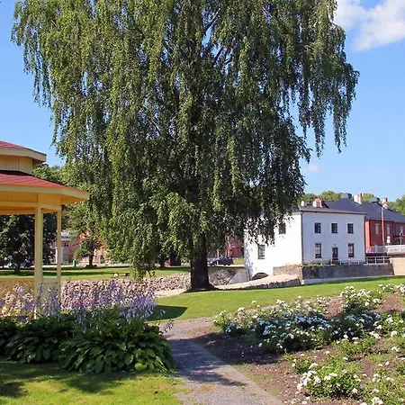 Rivaal Guesthouse-cafe Poltsamaa
