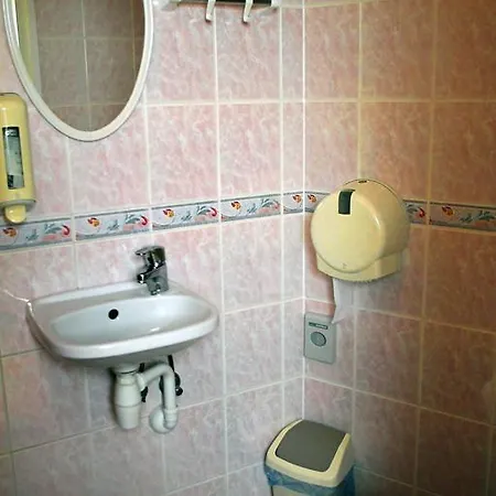 瑞瓦尔咖啡店旅馆 珀尔察马