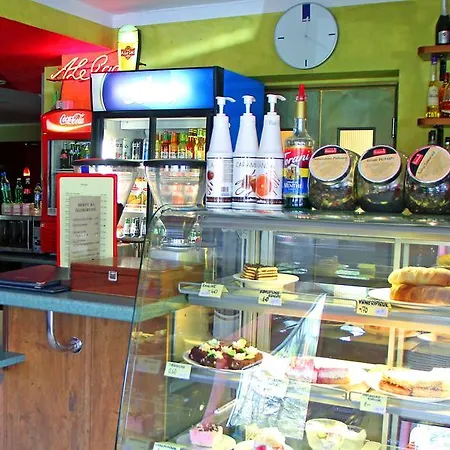 Rivaal Guesthouse-cafe 3*