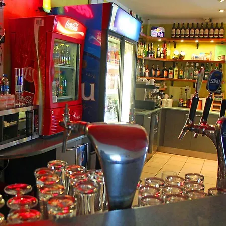 瑞瓦尔咖啡店旅馆 招待所