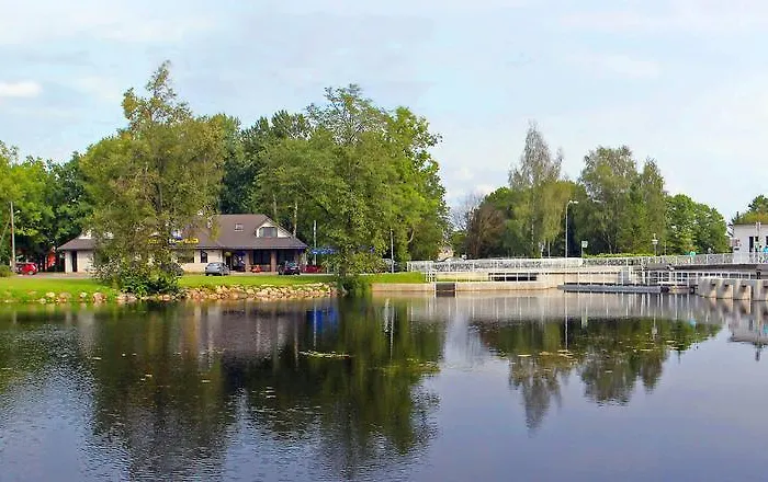 Rivaal Guesthouse-cafe Пылтсамаа