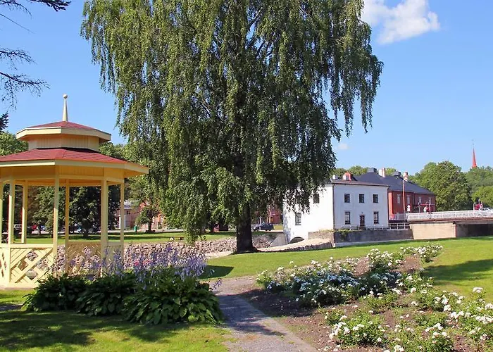 Rivaal Guesthouse-cafe Poltsamaa