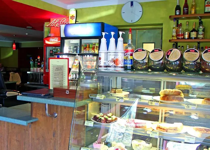 Rivaal Guesthouse-cafe 3*