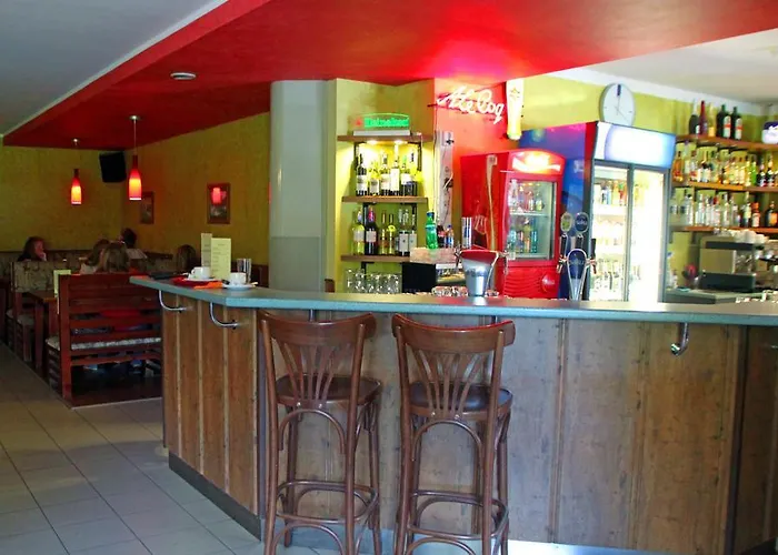 Rivaal Guesthouse-cafe Penzion 3*