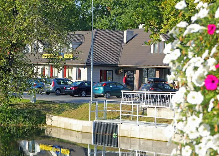 Rivaal Guesthouse-cafe 3*